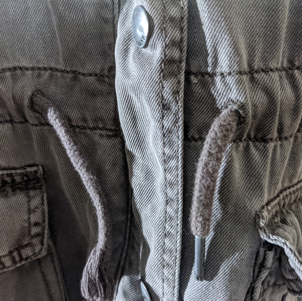 Will become your go-to lightweight jacket.  By Max Jeans.  Size: Small - Picture 12 of 14